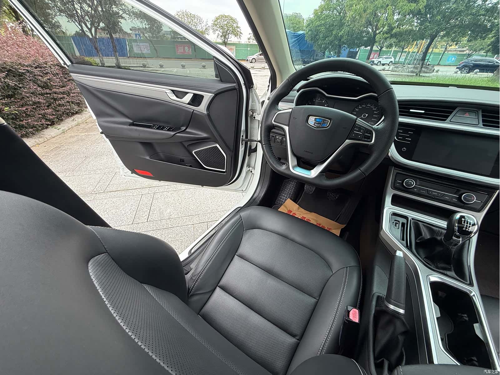 Geely Emgrand, 2018 15