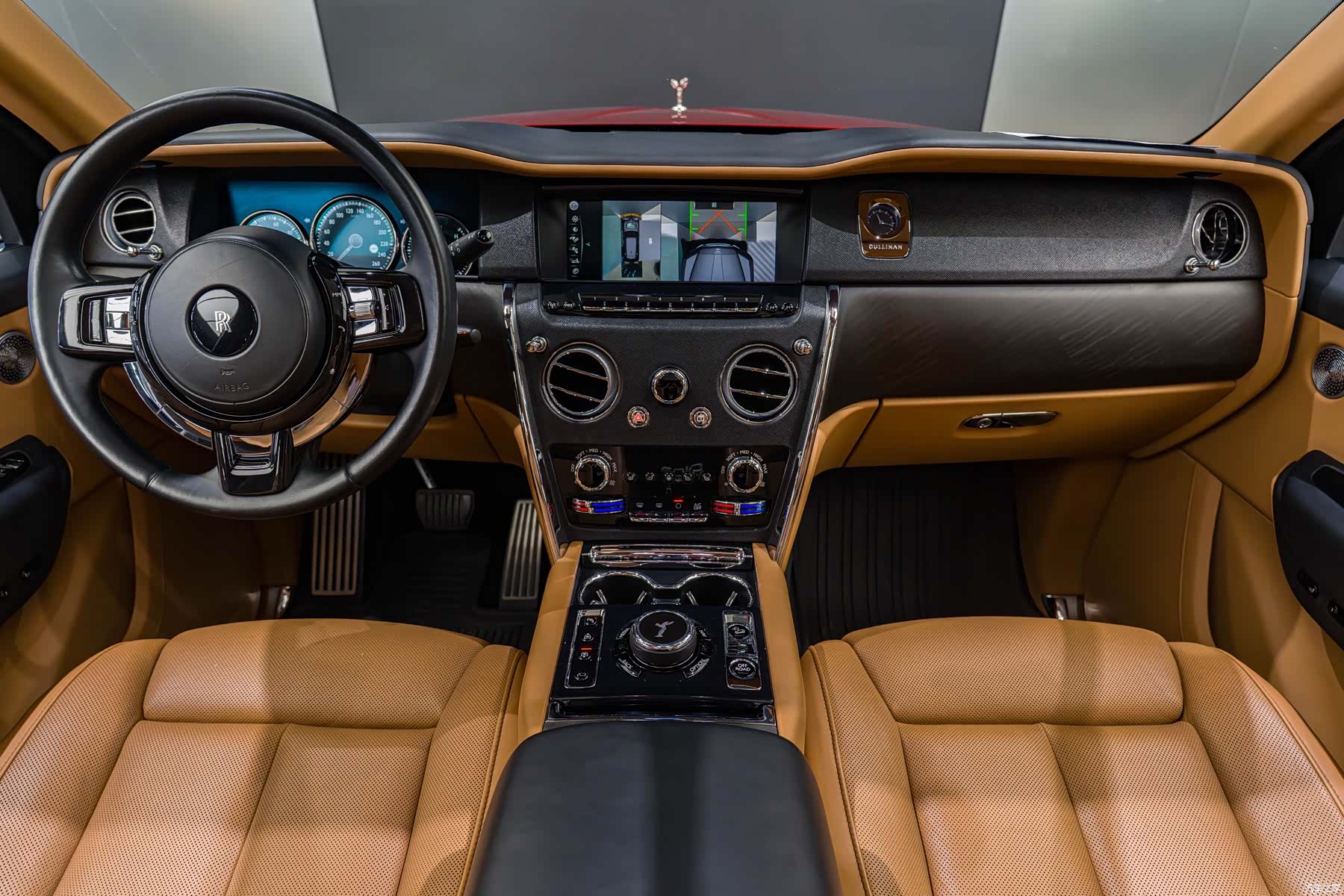 Rolls-Royce Cullinan, 2019 все фото