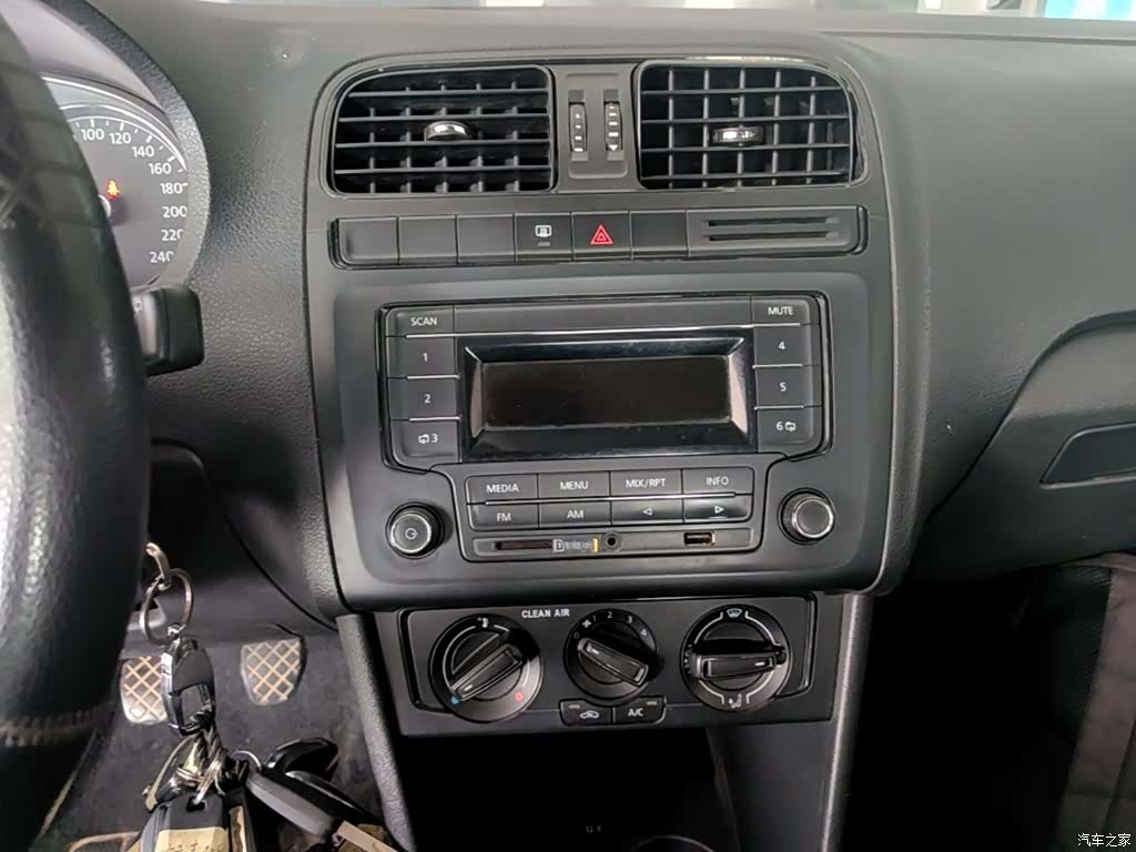 Volkswagen Polo, 2016 13