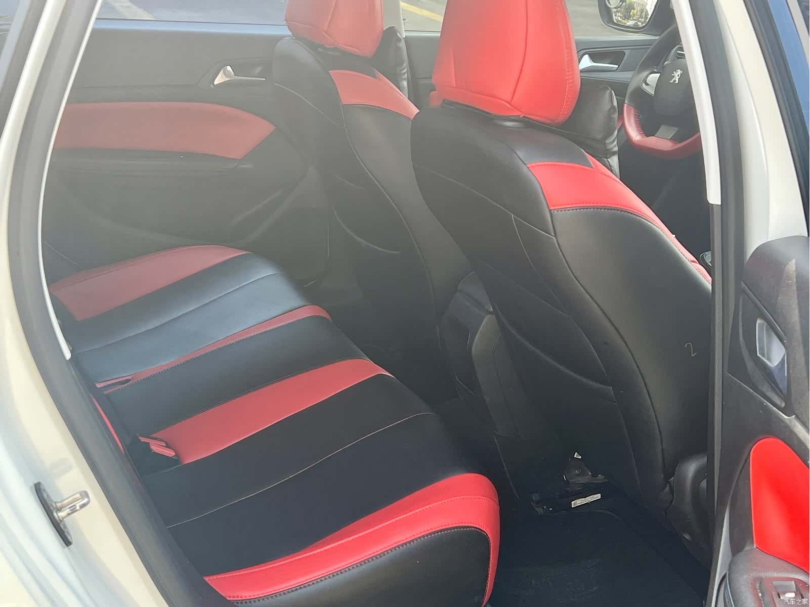 Peugeot 308, 2017 все фото