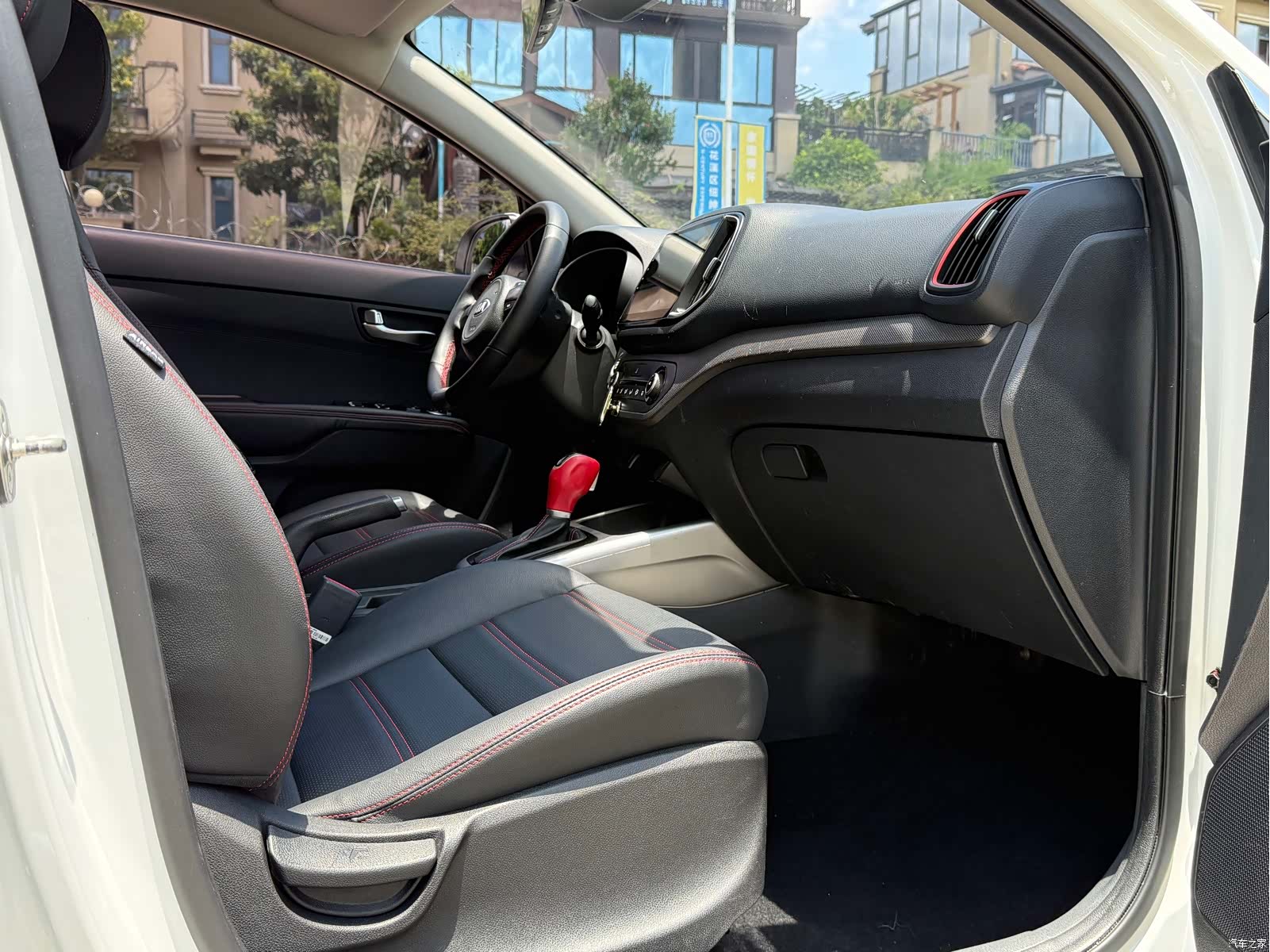 Kia KX3, 2017 12
