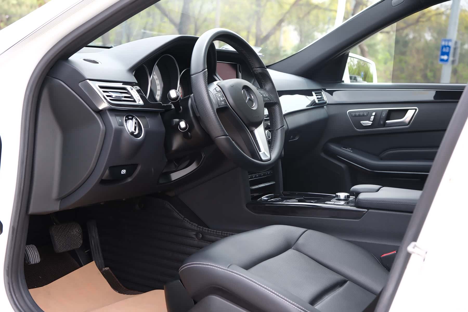 Mercedes-Benz E-Class, 2014 10
