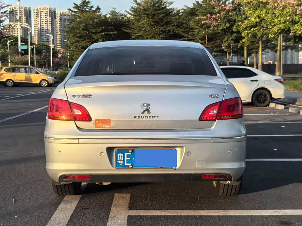 Peugeot 408