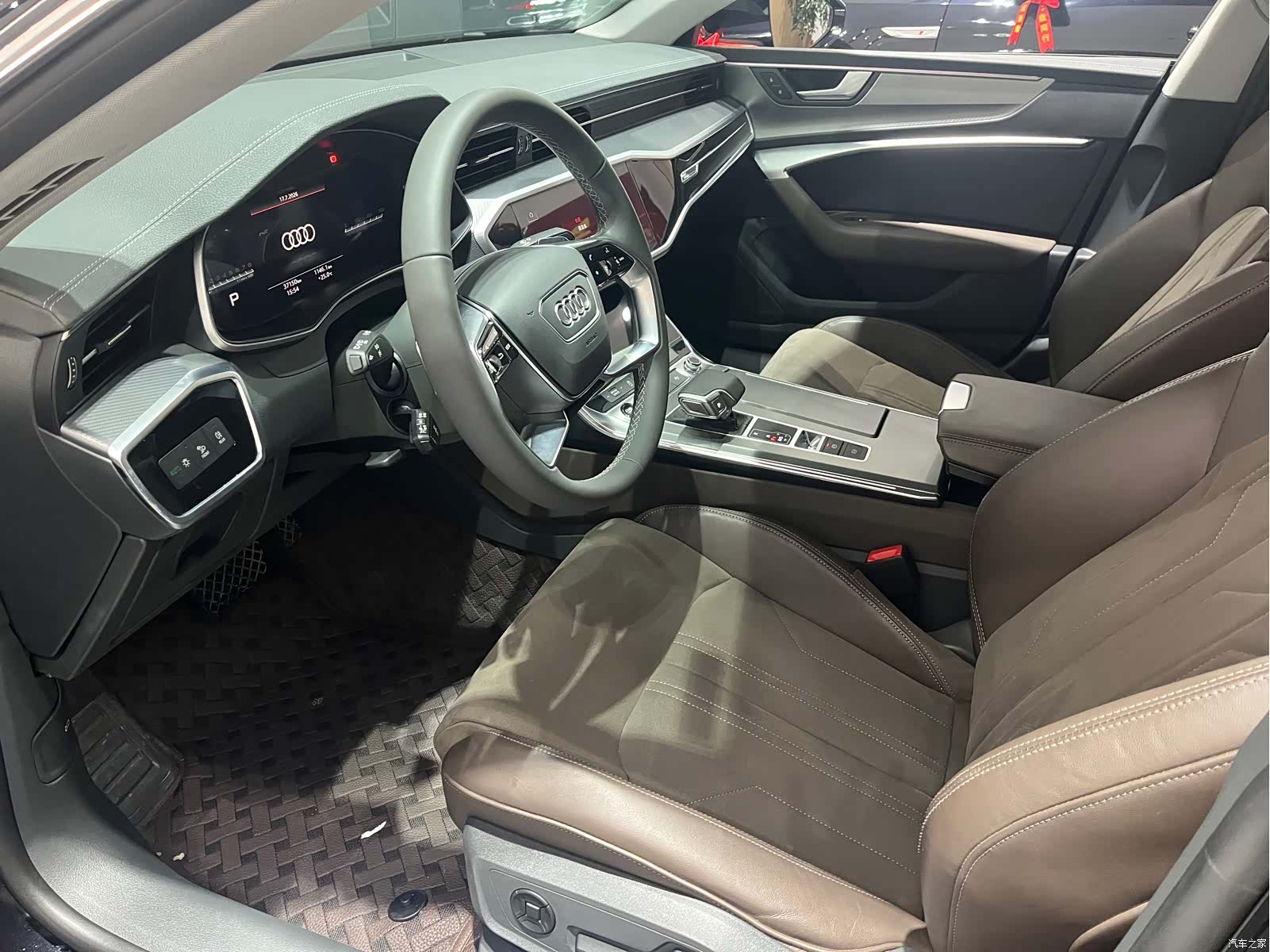 Audi A7L, 2023 все фото