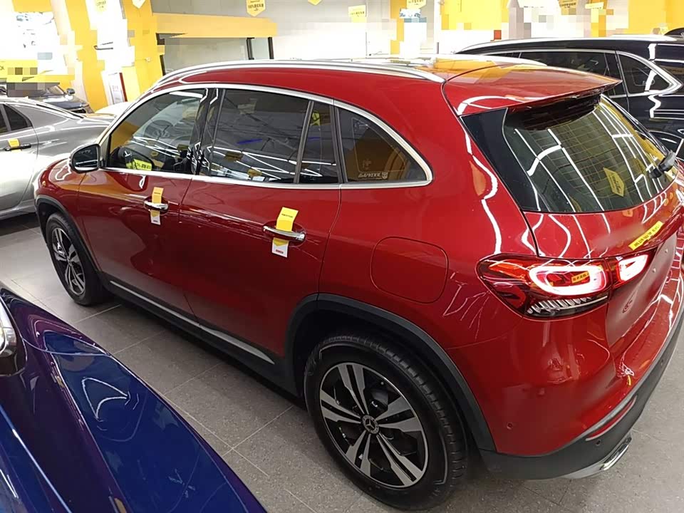 Mercedes-Benz GLA Mercedes-Benz GLA