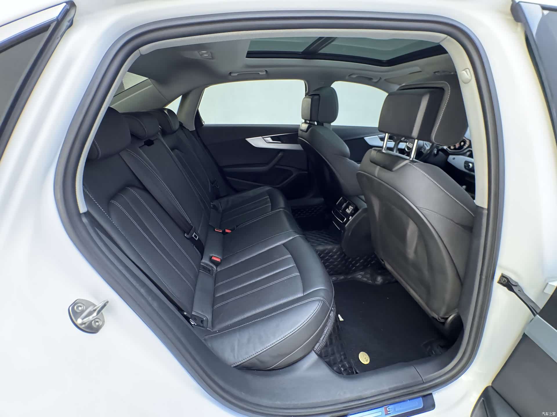 Audi A4L, 2022 11