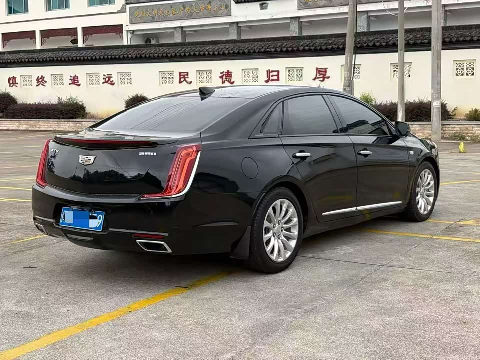Cadillac XTS