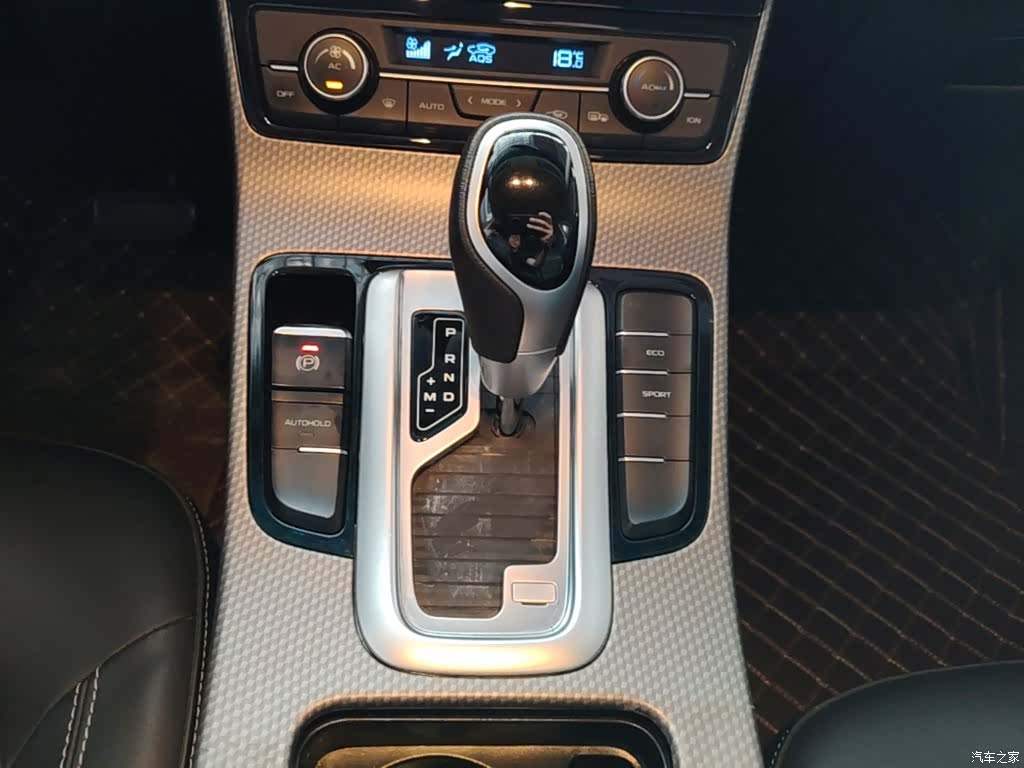 Geely Emgrand, 2017 14