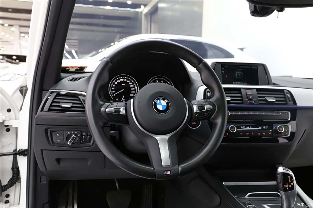 BMW 1 Series, 2019 11