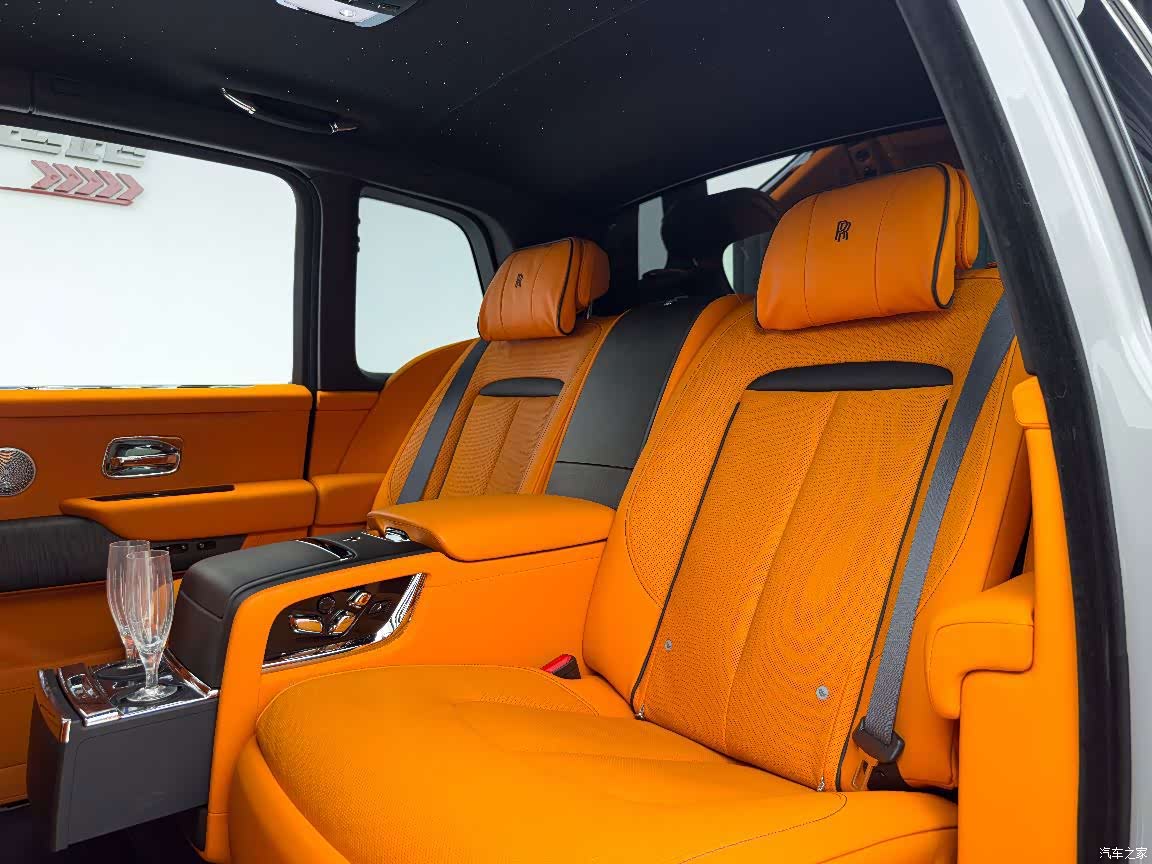 Rolls-Royce Cullinan, 2022 25