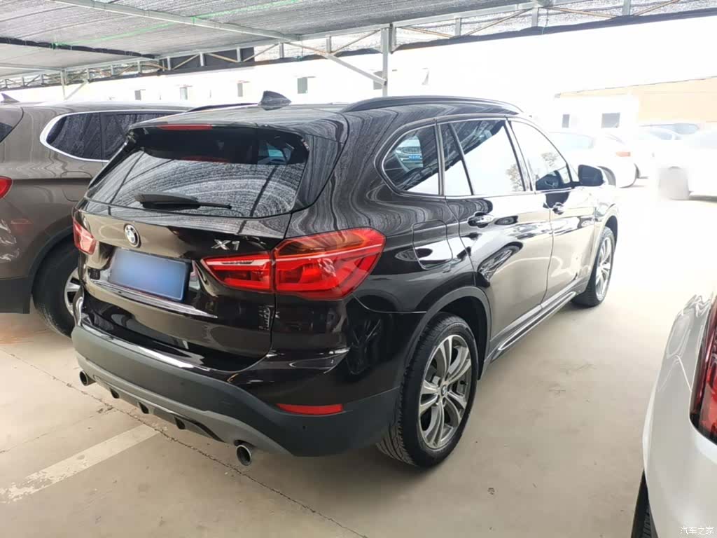 BMW X1, 2018 все фото