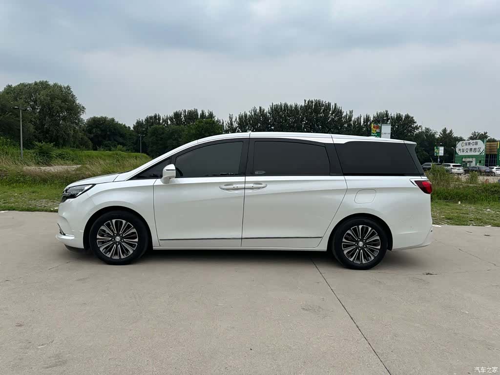 Buick GL8, 2020 7
