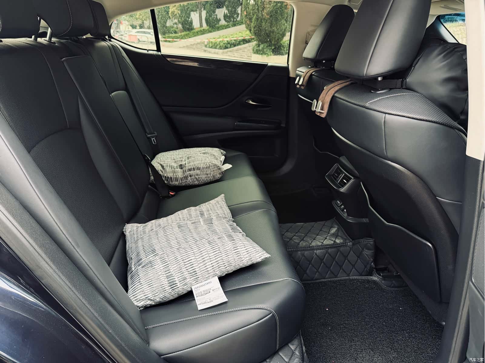 Lexus ES, 2019 23
