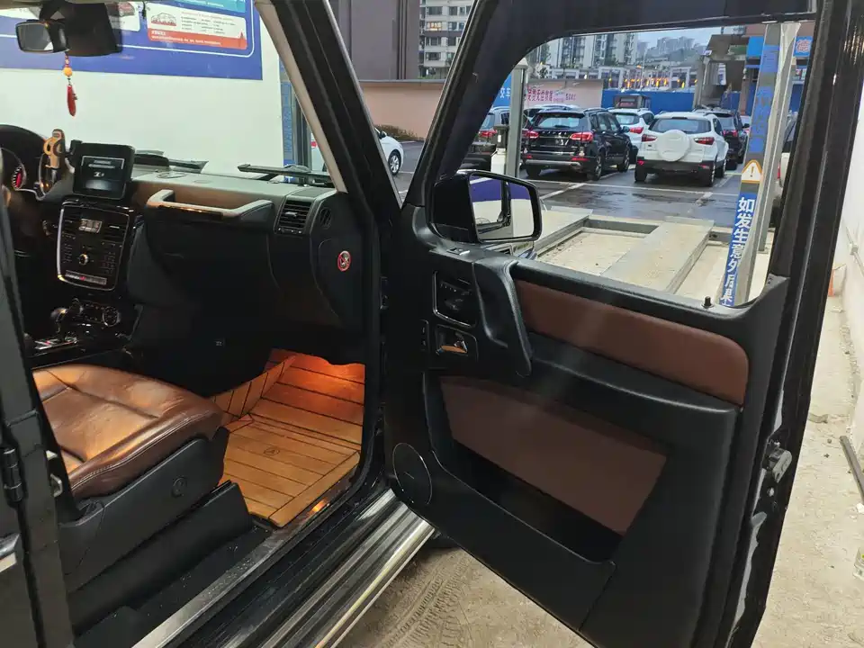 Mercedes-Benz G-class