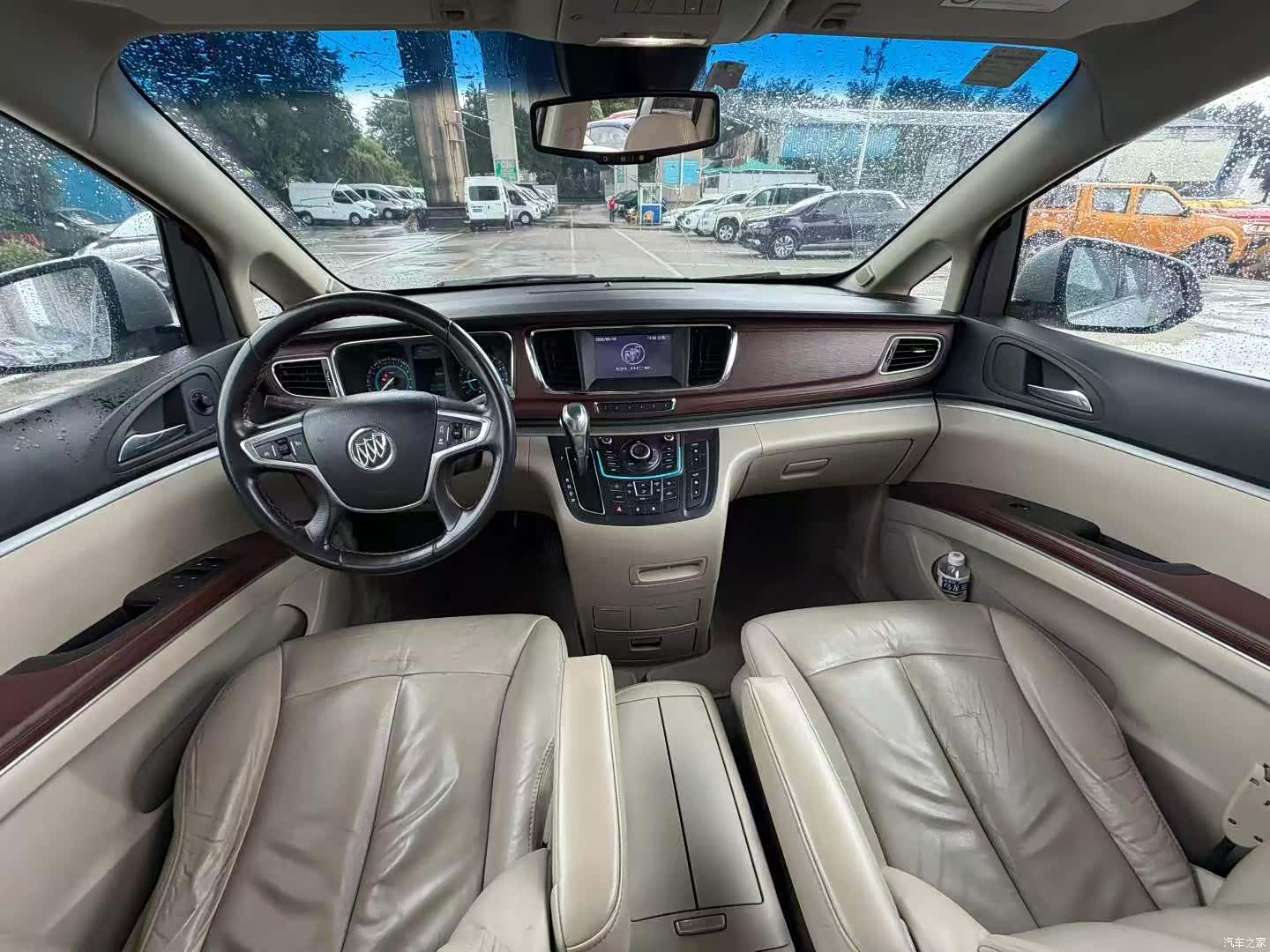 Buick GL8, 2014 9