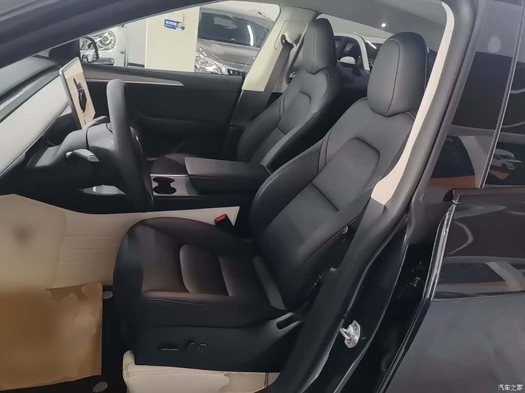 Tesla Model Y, 2024 15