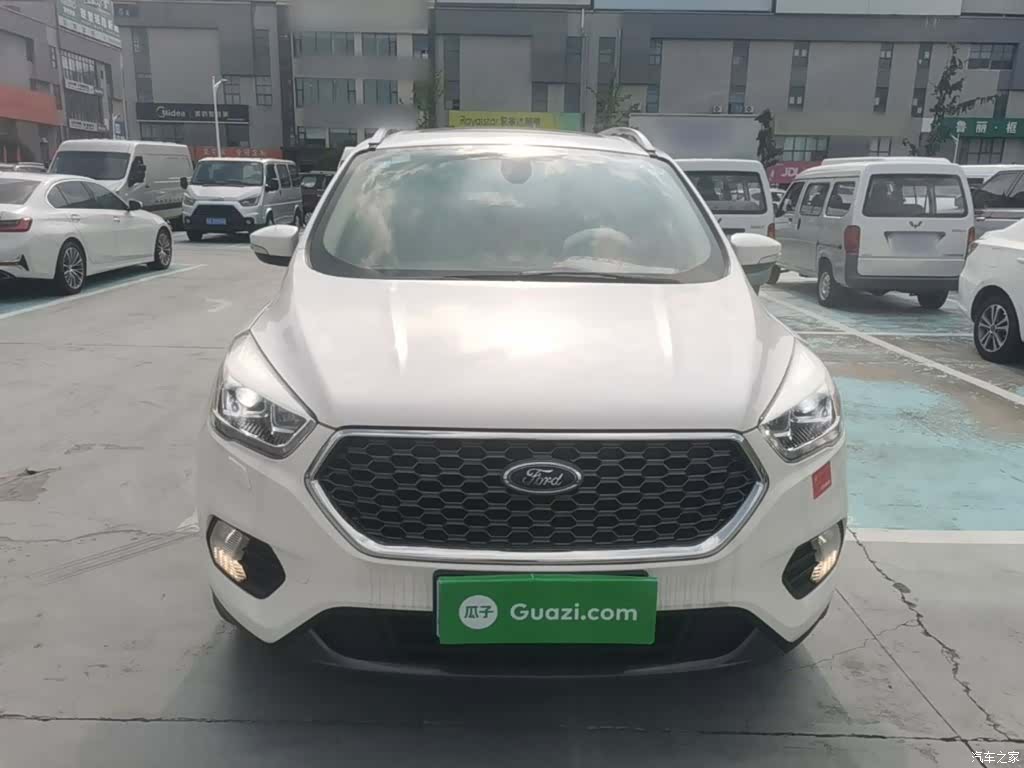 Ford Kuga, 2019 3