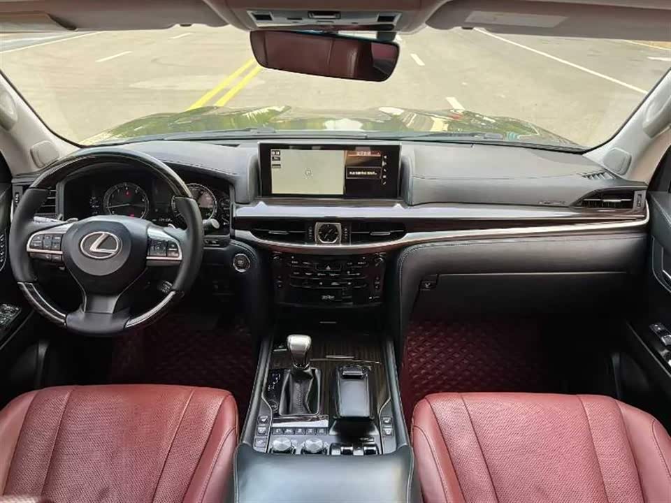 Lexus LX