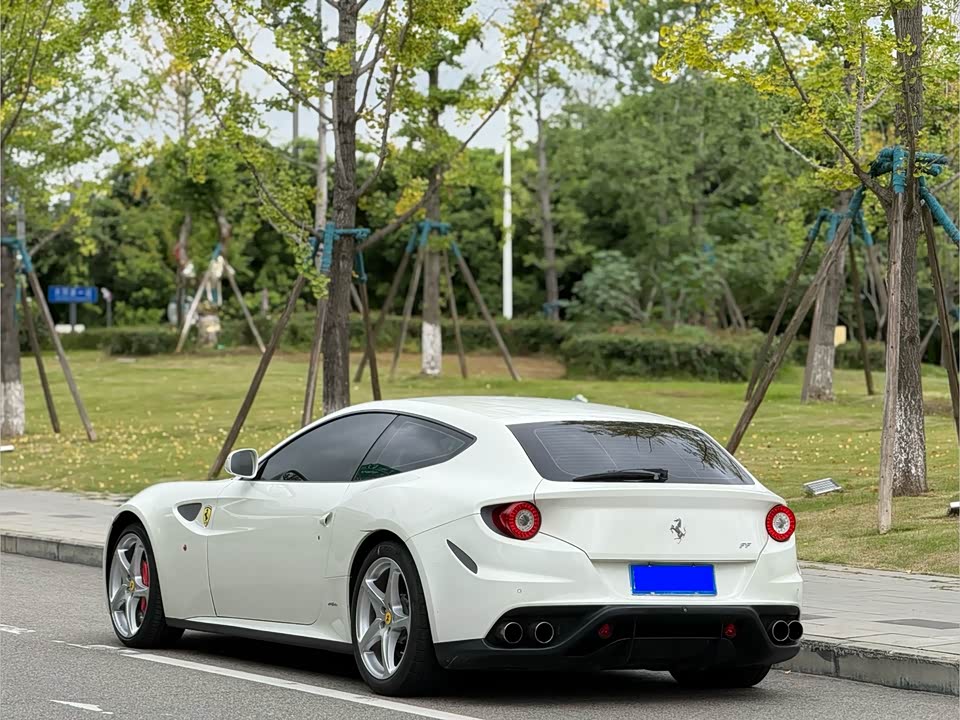 Ferrari FF