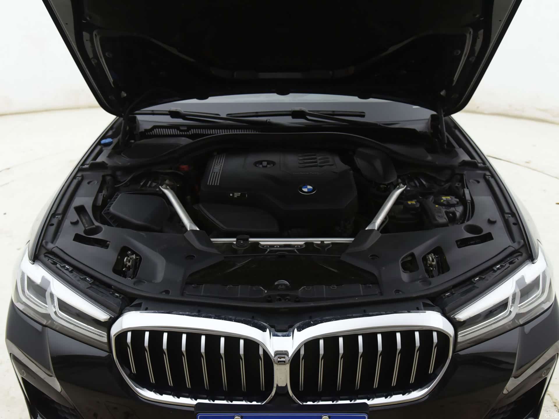 BMW 5 Series, 2022 32
