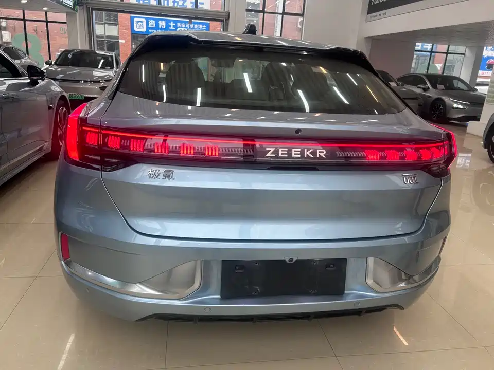 Zeekr 001