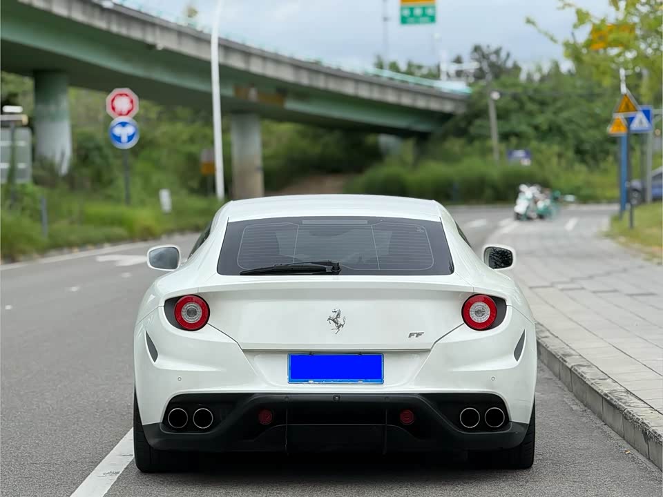 Ferrari FF