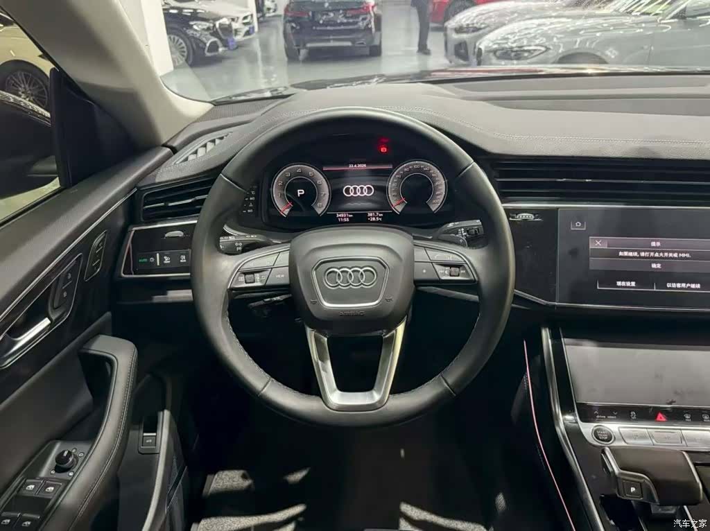 Audi Q8, 2024 4