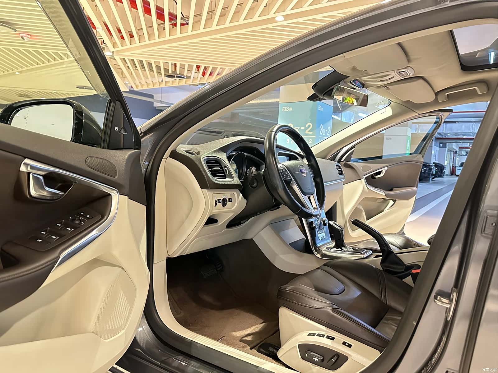 Volvo V40, 2014 9