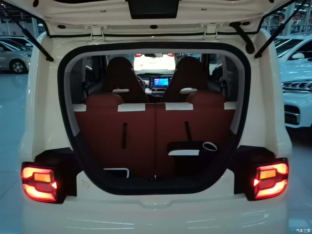 Geely Panda, 2025 19