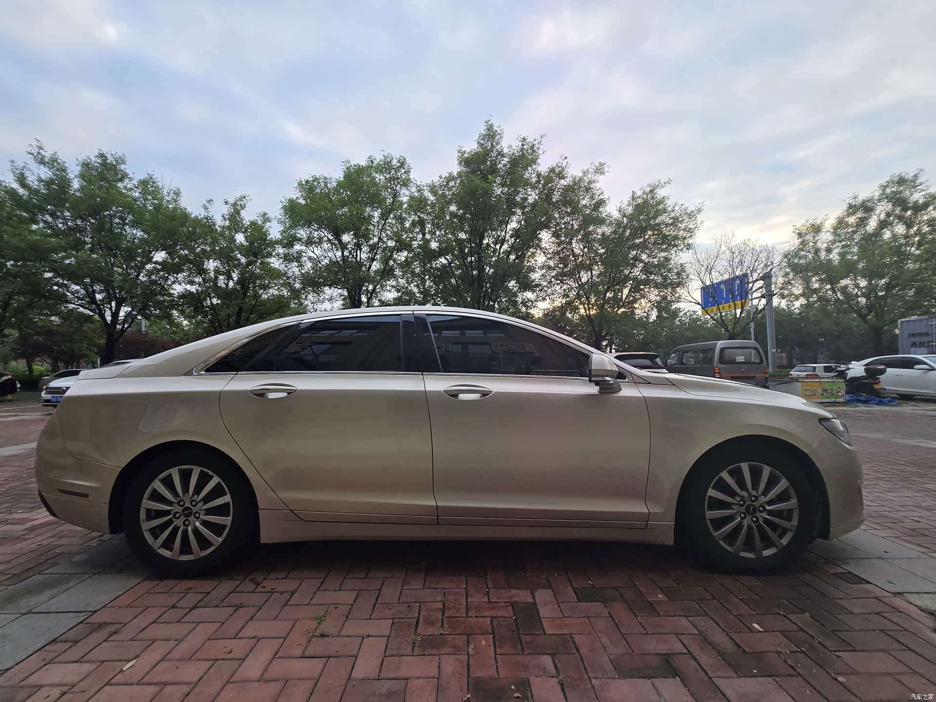 Lincoln MKZ, 2017 7