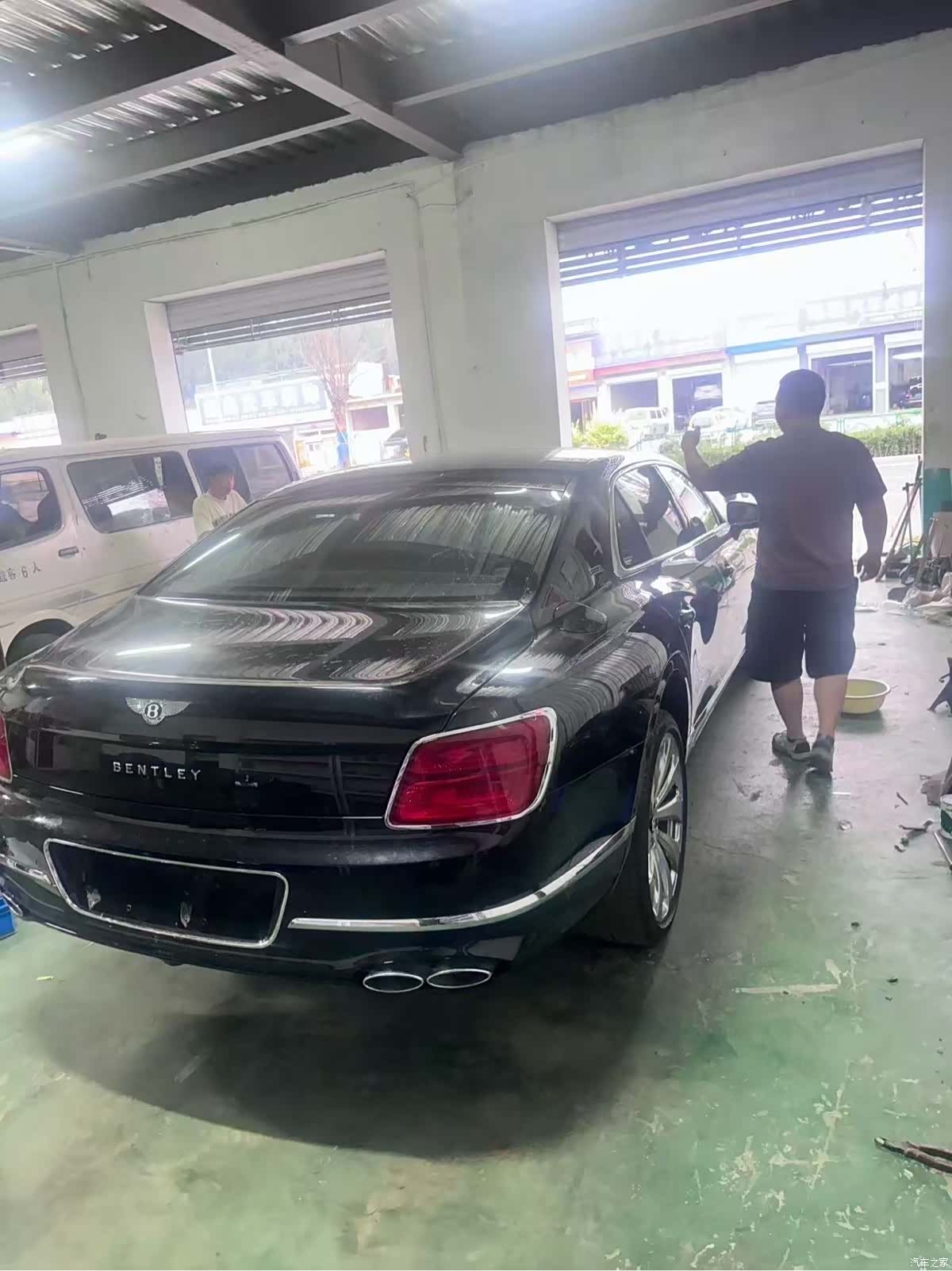 Bentley Flying Spur, 2026 3