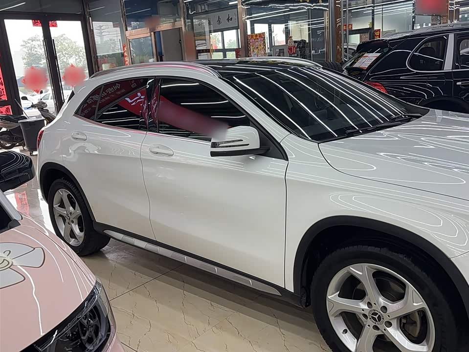 Mercedes-Benz GLA