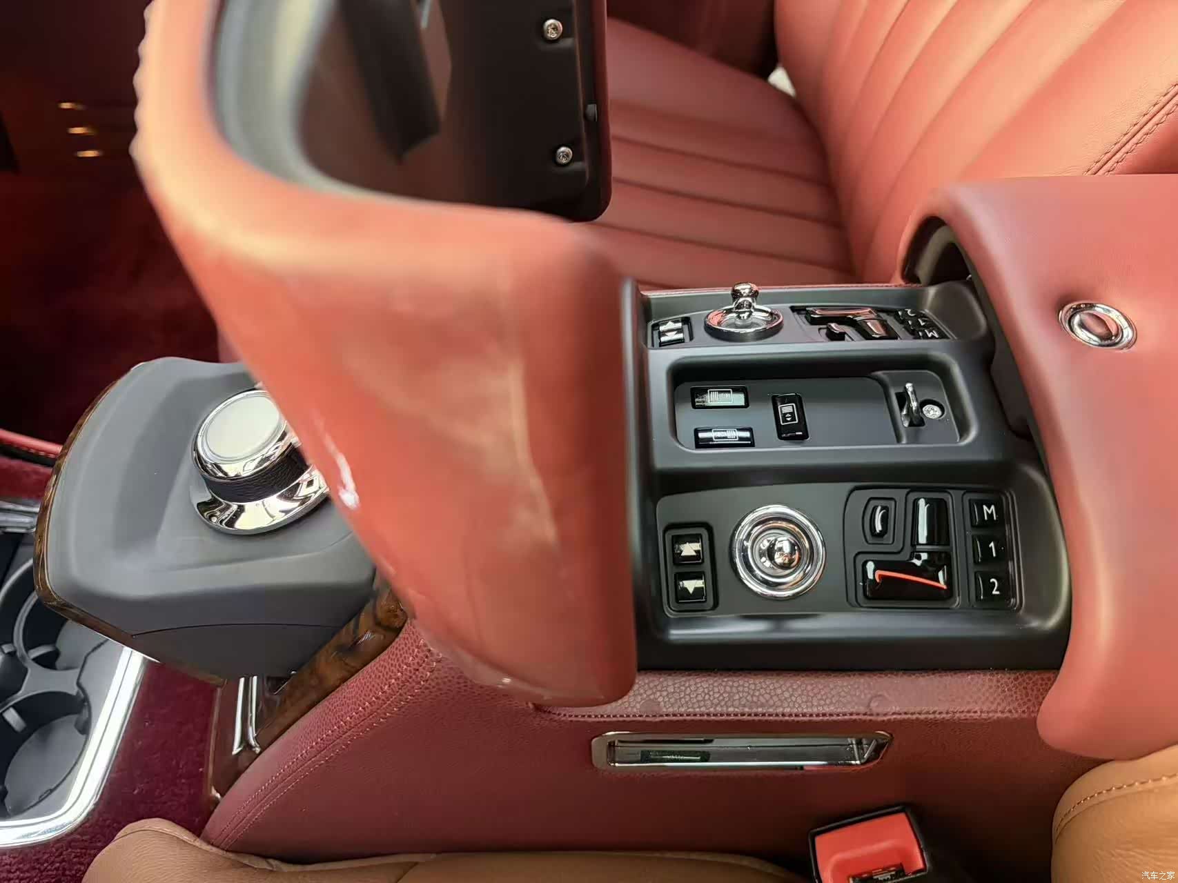 Rolls-Royce Phantom, 2012 10