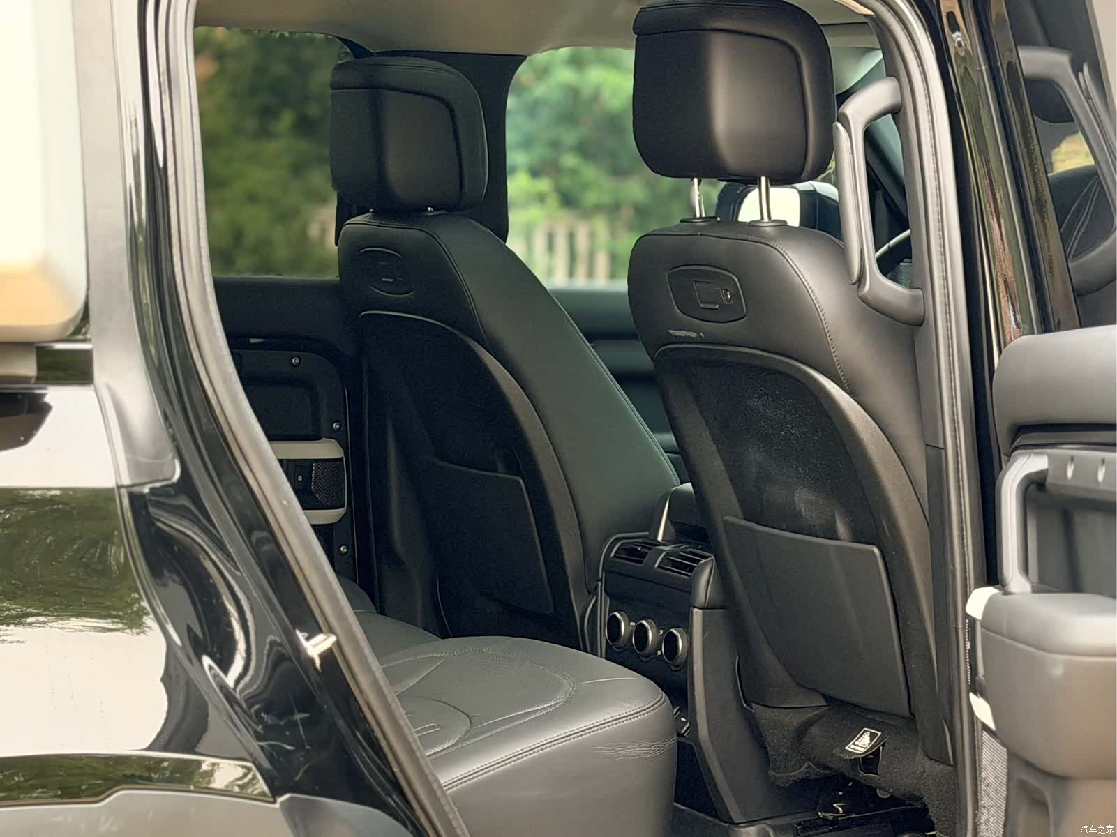 Land Rover Defender, 2020 6