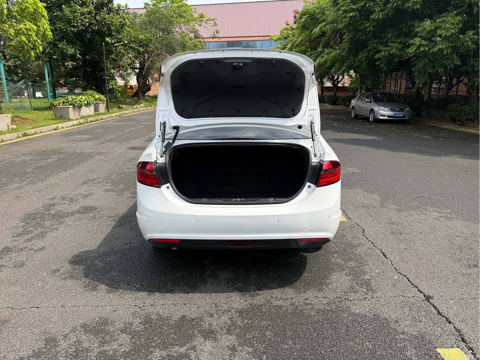 Chery 7e, 2016 16