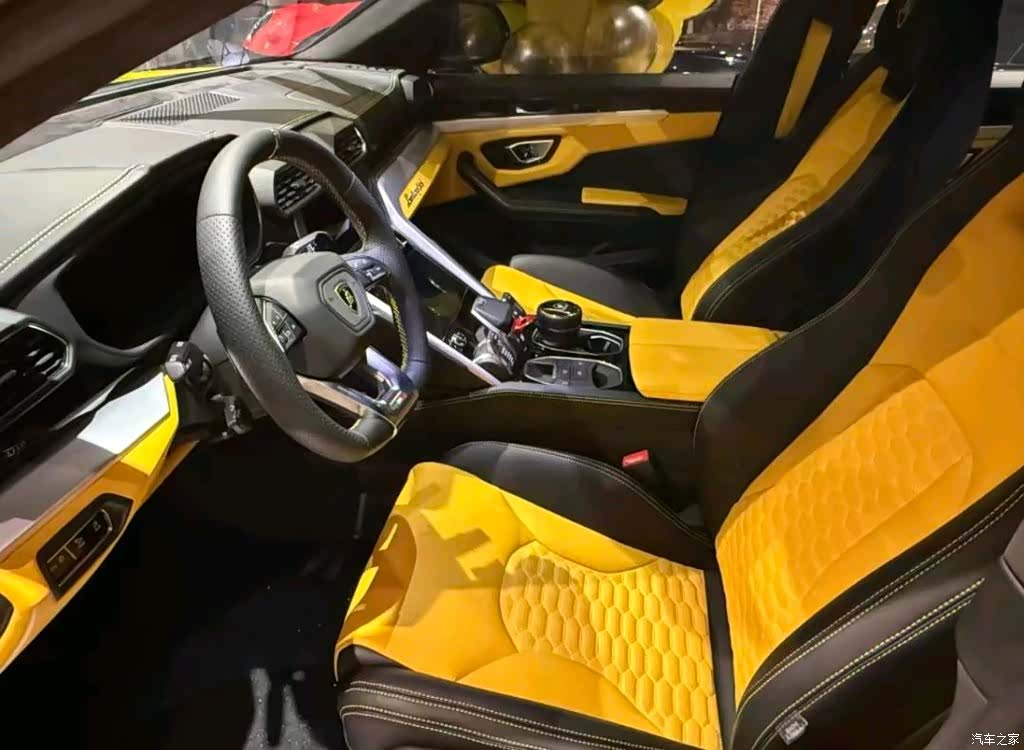 Lamborghini Urus, 2019 4