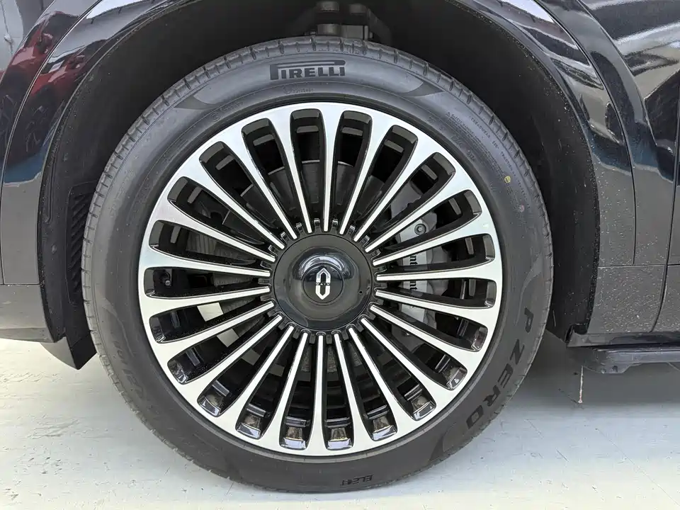 AITO Ask the world M9