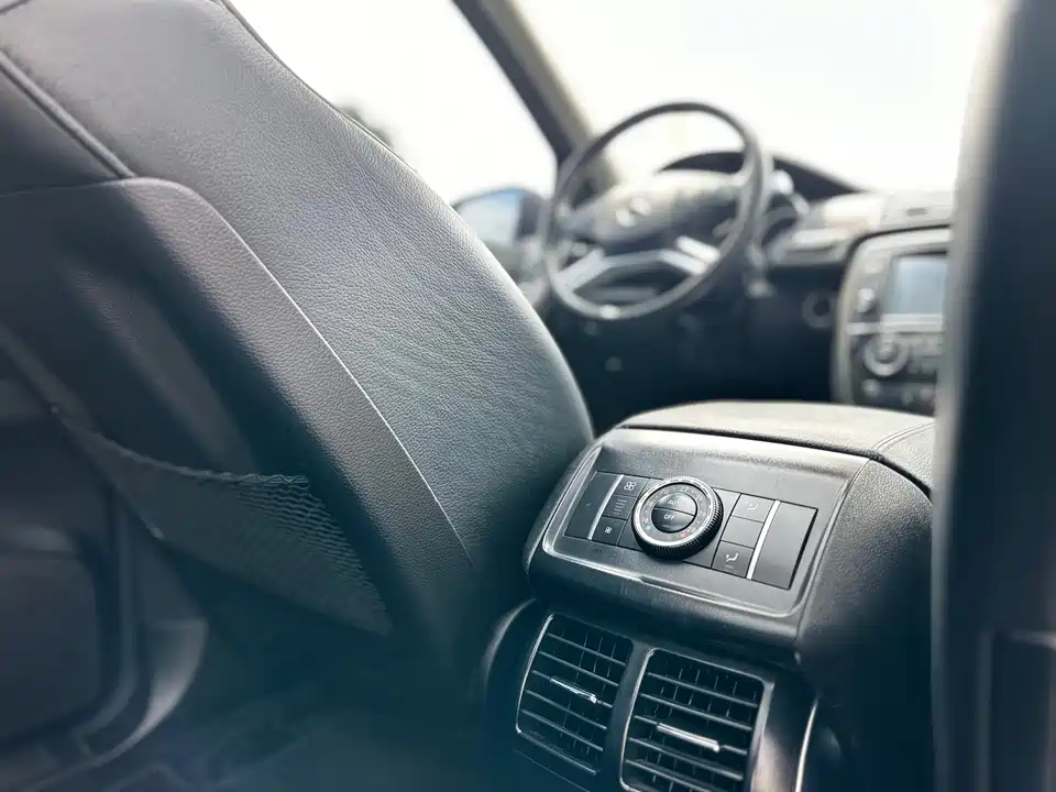 Mercedes-Benz R-class