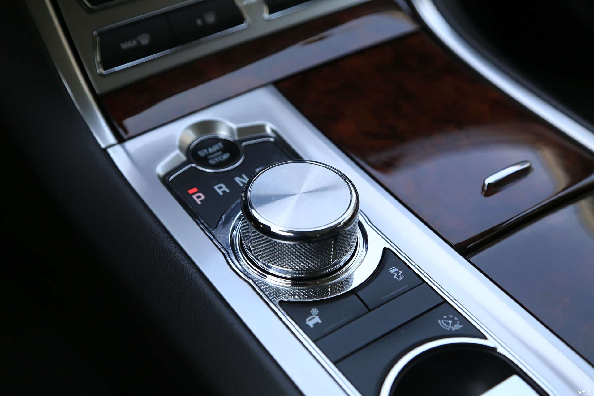 Jaguar XF, 2016 6