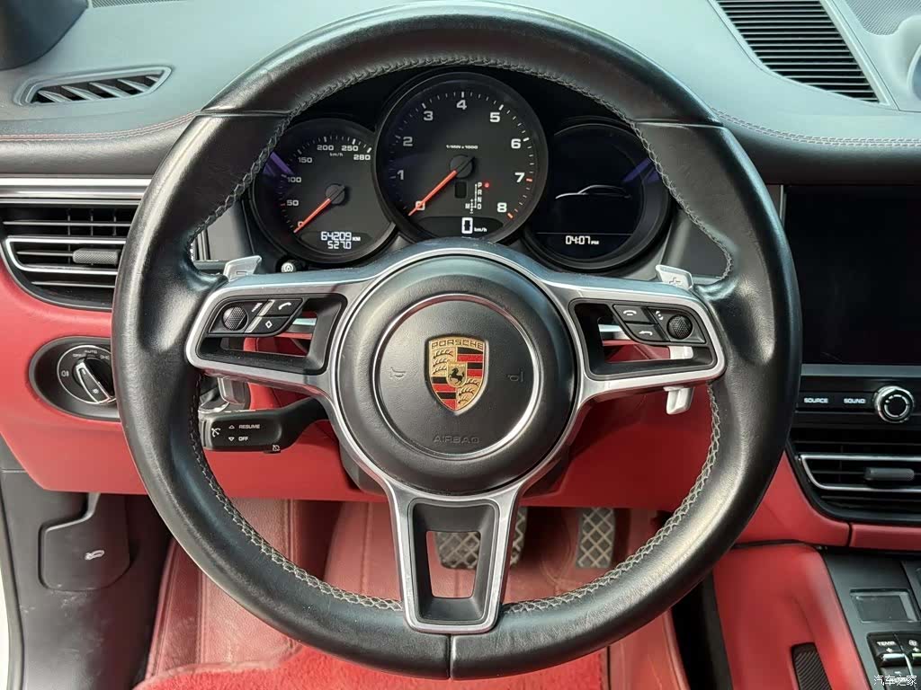 Porsche Macan, 2021 все фото