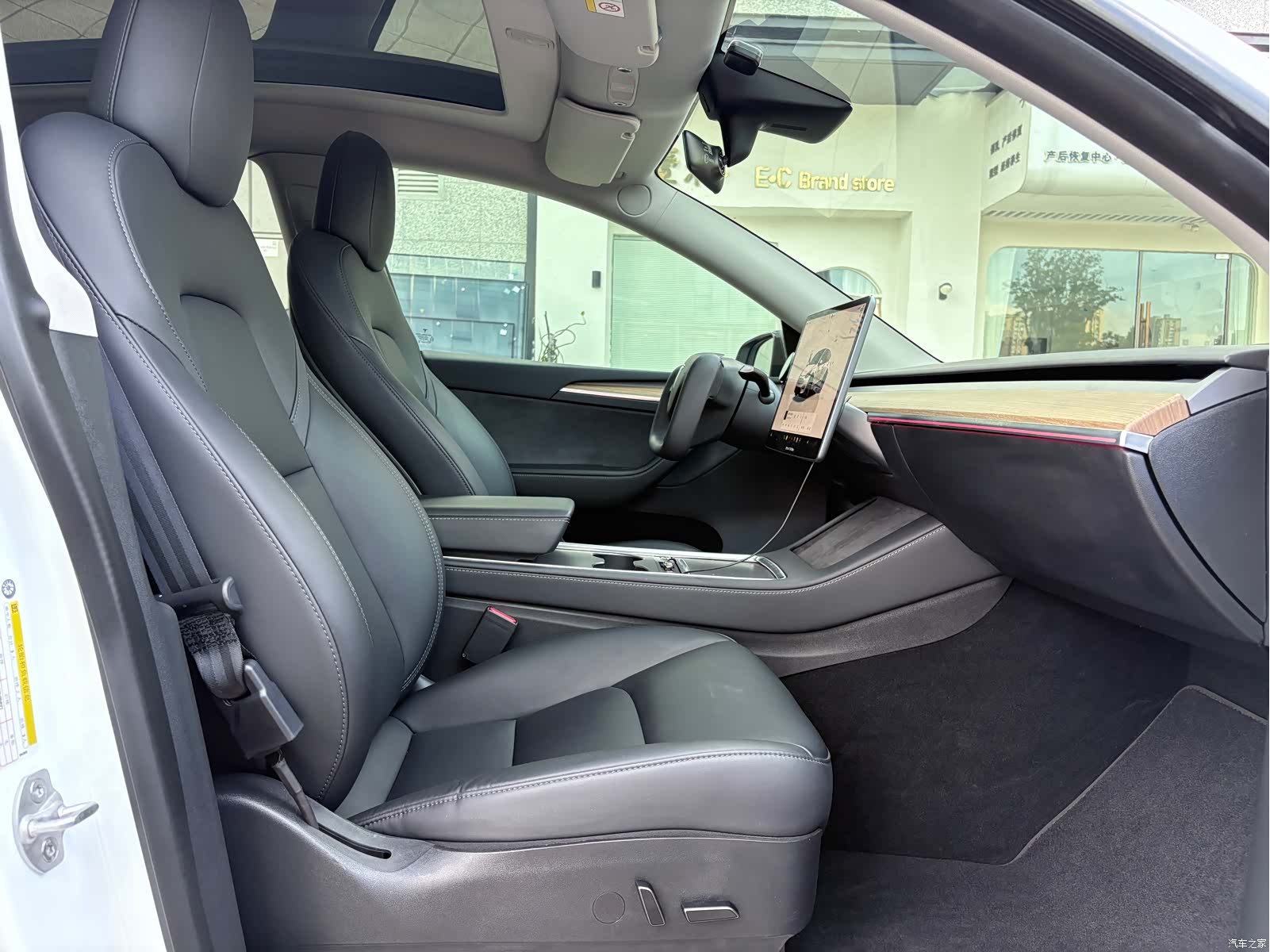 Tesla Model Y, 2022 11