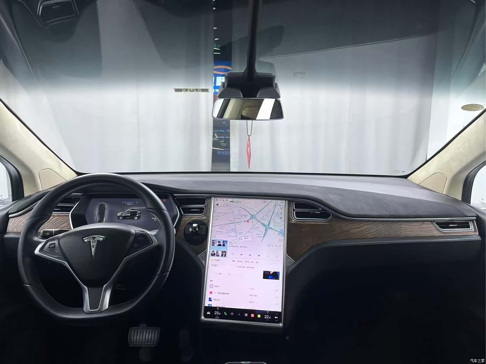 Tesla Model X, 2017 6