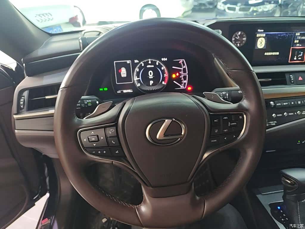 Lexus ES, 2021 11