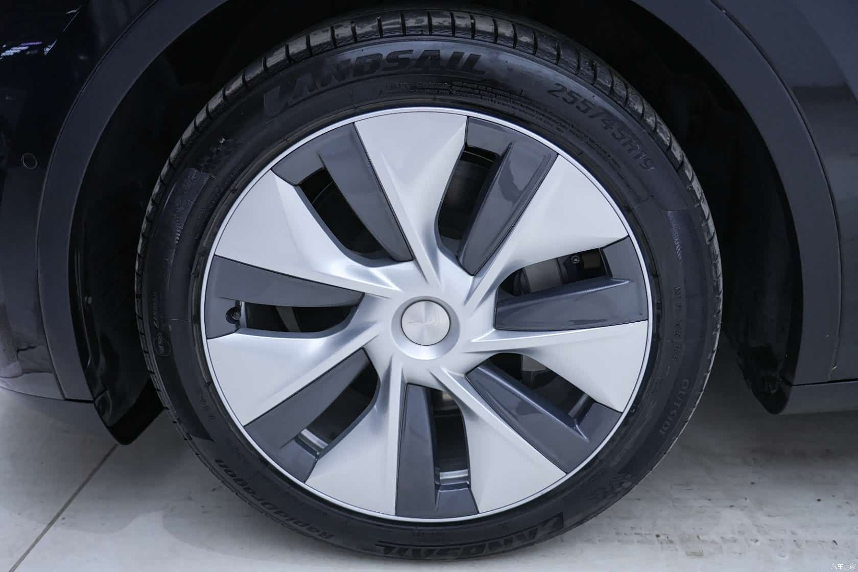 Tesla Model Y, 2021 10