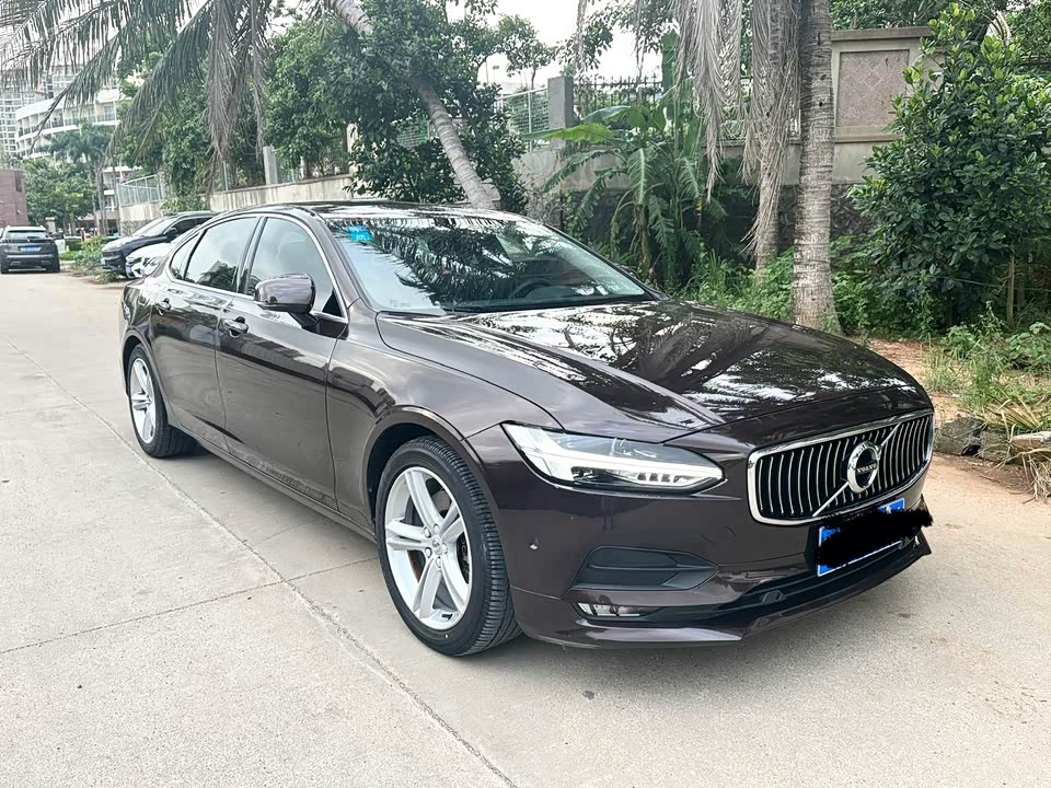 Volvo S90