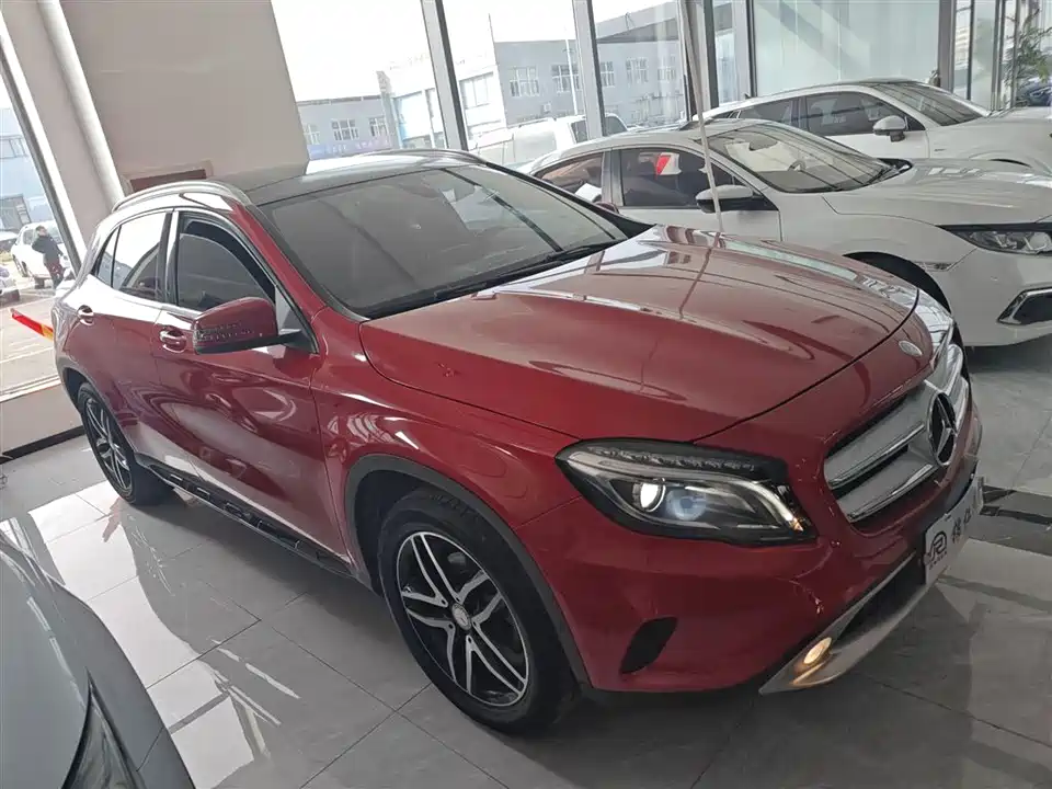 Mercedes-Benz GLA
