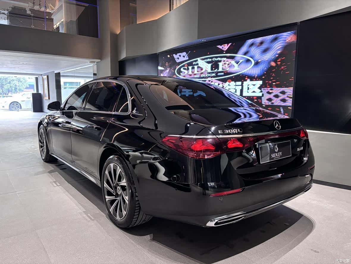 Mercedes-Benz E-Class, 2024 4