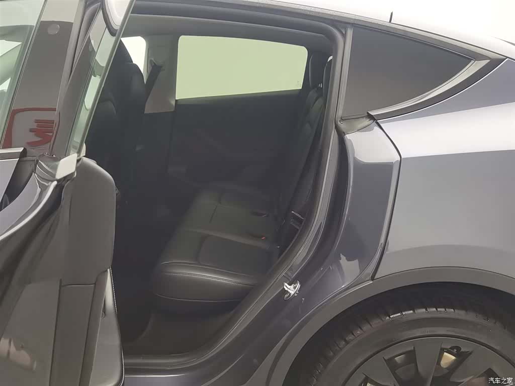 Tesla Model Y, 2022 15