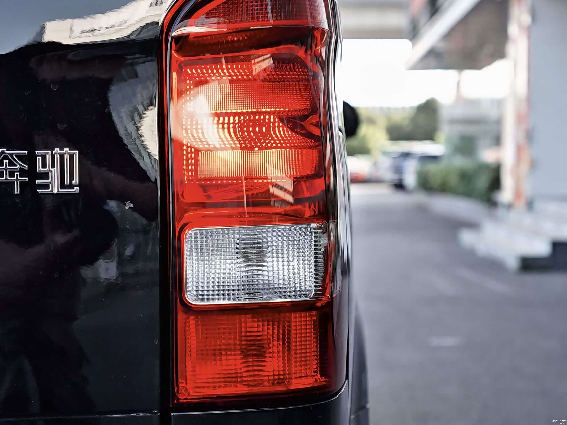 Mercedes-Benz 7, 2025 6