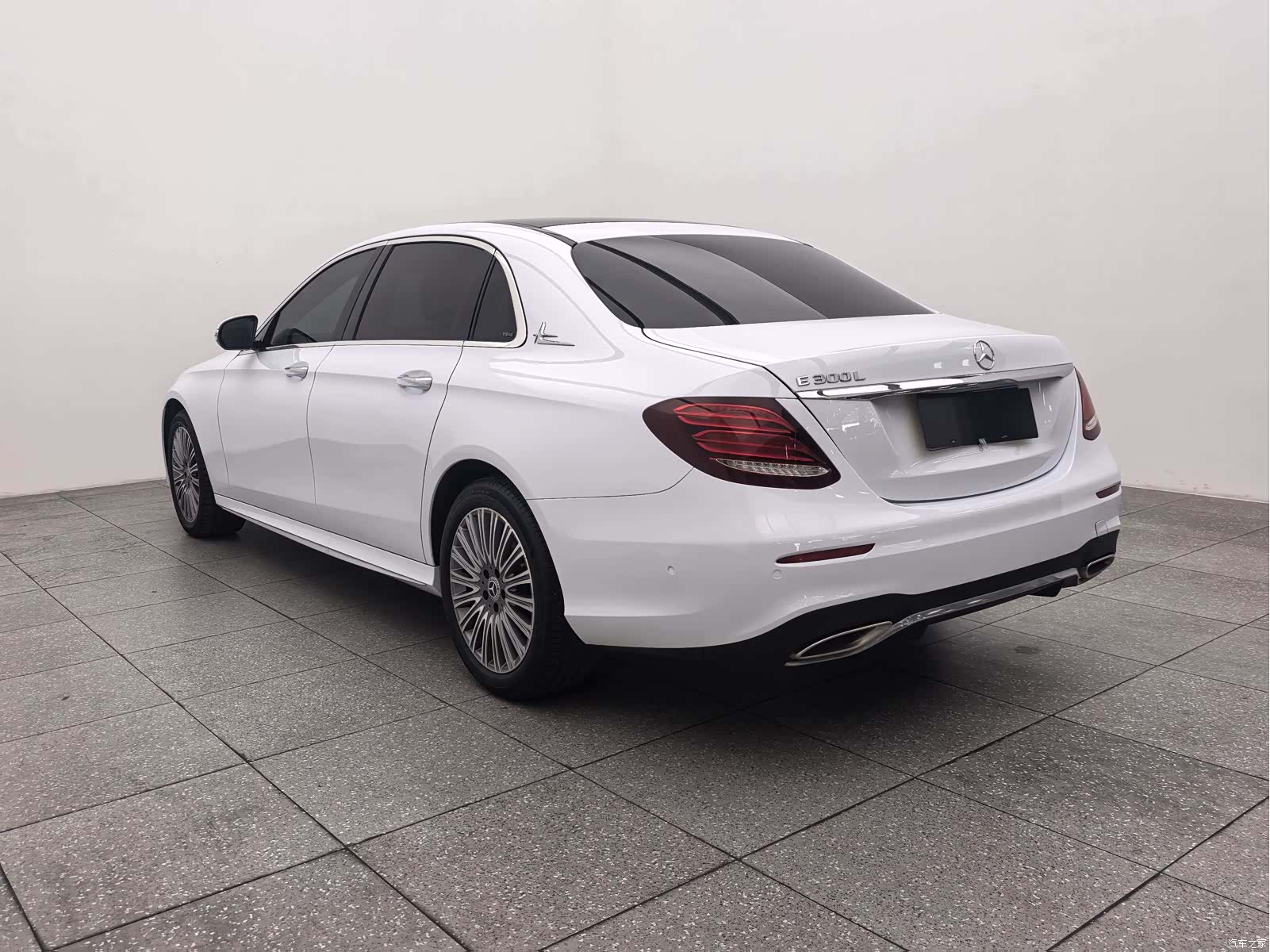 Mercedes-Benz E-Class, 2020 4